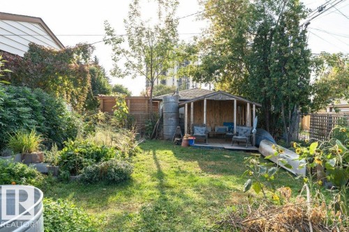 8539 Connors Road, Edmonton, AB - Outdoor