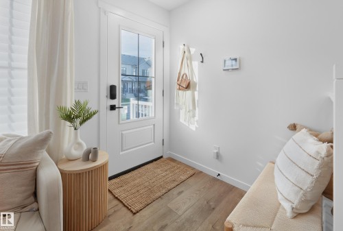 433 Aster Drive, Edmonton, AB - Indoor Photo Showing Other Room