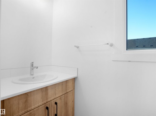 62 525 Secord Boulevard, Edmonton, AB - Indoor Photo Showing Bathroom