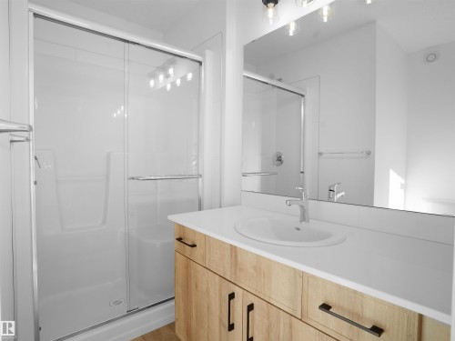 62 525 Secord Boulevard, Edmonton, AB - Indoor Photo Showing Bathroom