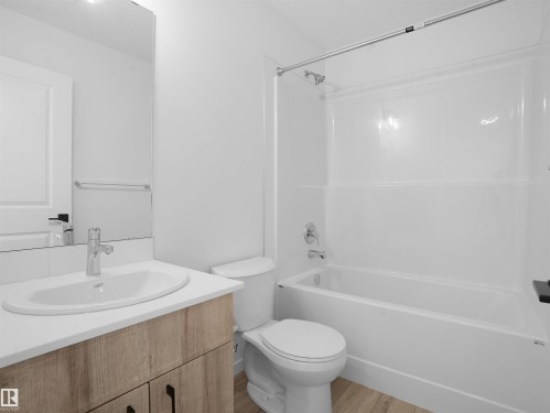 62 525 Secord Boulevard, Edmonton, AB - Indoor Photo Showing Bathroom