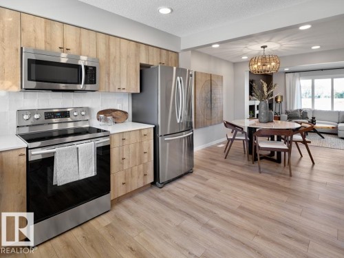 84 1025 Secord Promenade, Edmonton, AB - Indoor Photo Showing Kitchen