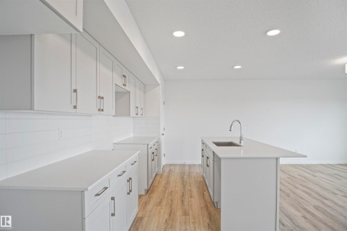 17 19904 31 Avenue, Edmonton, AB - Indoor Photo Showing Kitchen With Upgraded Kitchen