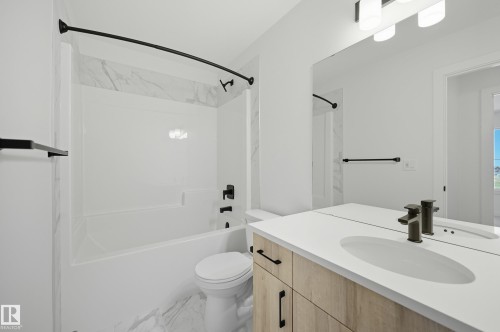 8909 223A Street, Edmonton, AB - Indoor Photo Showing Bathroom