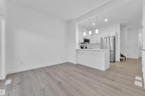 21 2710 66 Street, Edmonton, AB - Indoor Photo Showing Kitchen