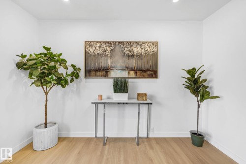 3867 85 Street, Edmonton, AB - Indoor Photo Showing Other Room