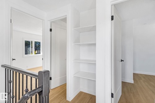 3867 85 Street, Edmonton, AB - Indoor