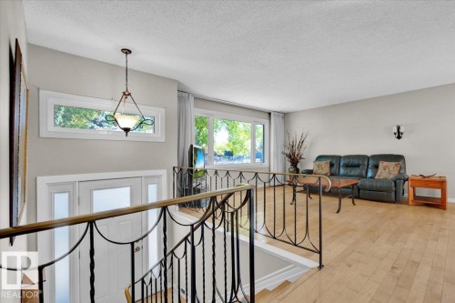 11914 40 Street, Edmonton, AB - Indoor Photo Showing Other Room