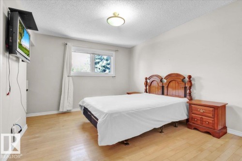 11914 40 Street, Edmonton, AB - Indoor Photo Showing Bedroom