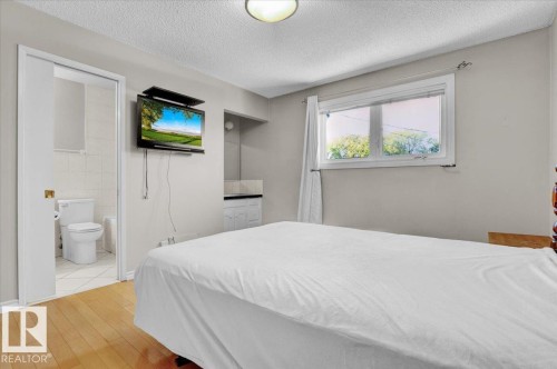 11914 40 Street, Edmonton, AB - Indoor Photo Showing Bedroom