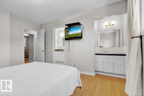 11914 40 Street, Edmonton, AB - Indoor Photo Showing Bedroom