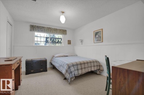 11914 40 Street, Edmonton, AB - Indoor Photo Showing Bedroom