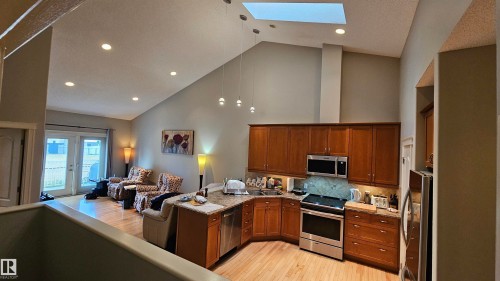 36 3003 34 Avenue, Edmonton, AB - Indoor Photo Showing Kitchen