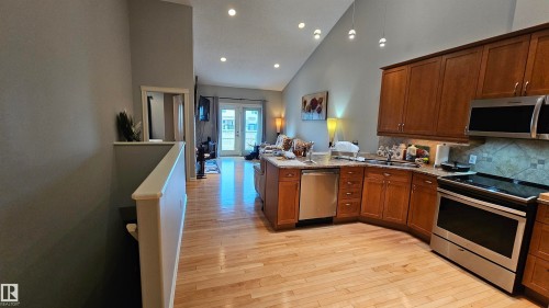 36 3003 34 Avenue, Edmonton, AB - Indoor Photo Showing Kitchen With Double Sink