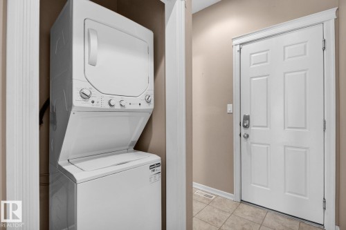 36 3003 34 Avenue, Edmonton, AB - Indoor Photo Showing Laundry Room