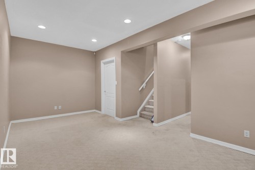 36 3003 34 Avenue, Edmonton, AB - Indoor Photo Showing Other Room