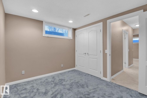 36 3003 34 Avenue, Edmonton, AB - Indoor Photo Showing Other Room