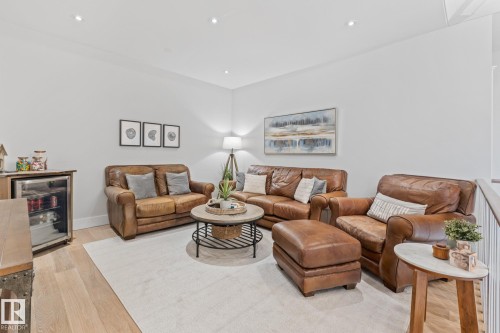 1020 Genesis Lake Boulevard, Stony Plain, AB - Indoor Photo Showing Living Room