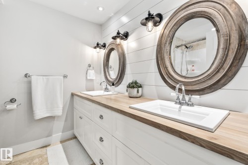 1020 Genesis Lake Boulevard, Stony Plain, AB - Indoor Photo Showing Bathroom