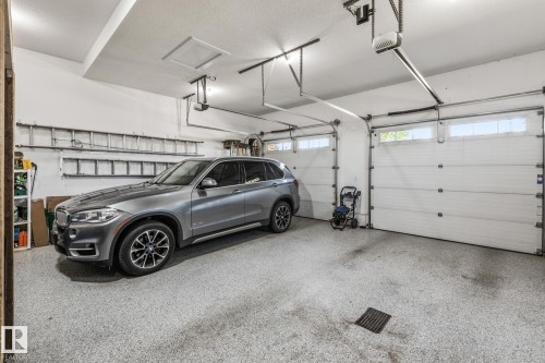 1020 Genesis Lake Boulevard, Stony Plain, AB - Indoor Photo Showing Garage