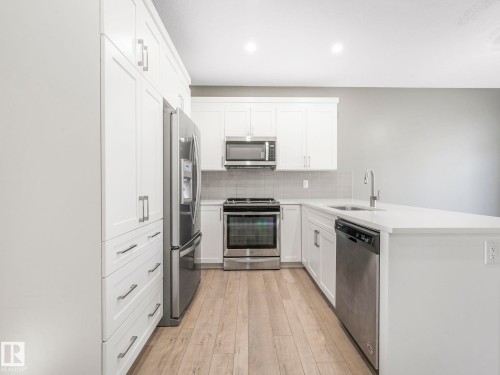 1631 203 Street, Edmonton, AB - Indoor Photo Showing Kitchen With Upgraded Kitchen