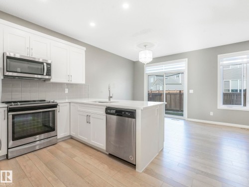 1631 203 Street, Edmonton, AB - Indoor Photo Showing Kitchen With Upgraded Kitchen