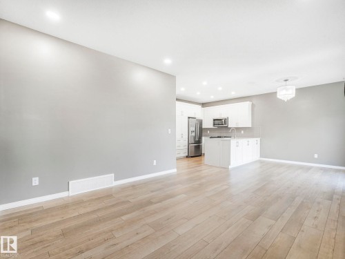 1631 203 Street, Edmonton, AB - Indoor Photo Showing Kitchen