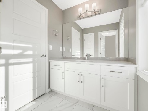 1631 203 Street, Edmonton, AB - Indoor Photo Showing Bathroom