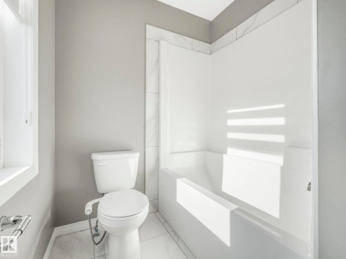 1631 203 Street, Edmonton, AB - Indoor Photo Showing Bathroom