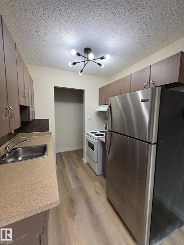 1 10035 155 Street, Edmonton, AB - Indoor Photo Showing Kitchen