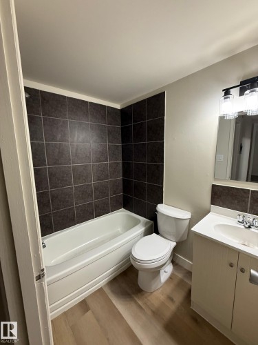 1 10035 155 Street, Edmonton, AB - Indoor Photo Showing Bathroom