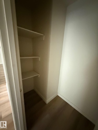 1 10035 155 Street, Edmonton, AB - Indoor