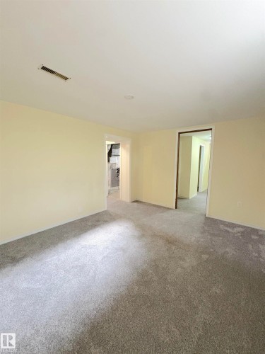 5021 48 Street, Calmar, AB - Indoor