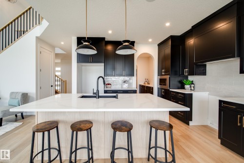 3 Cloutier Close, St. Albert, AB - Indoor Photo Showing Kitchen With Upgraded Kitchen
