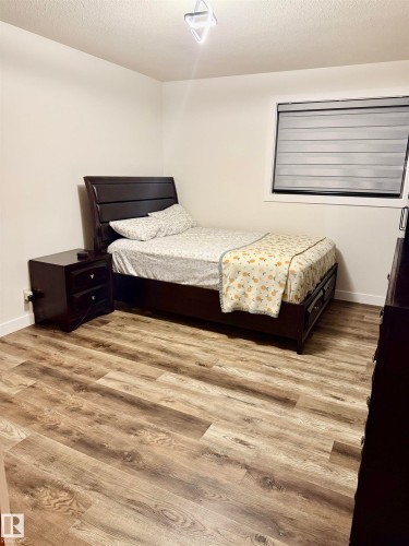4514 56 Avenue, Barrhead, AB - Indoor Photo Showing Bedroom