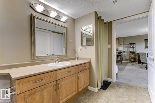 310 530 Hooke Road, Edmonton, AB - Indoor Photo Showing Bathroom