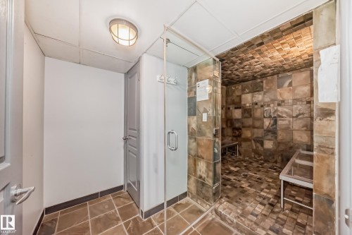 310 530 Hooke Road, Edmonton, AB - Indoor