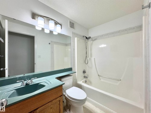 2908 44A Avenue, Edmonton, AB - Indoor Photo Showing Bathroom