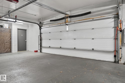 102 5029 Edgemont Boulevard, Edmonton, AB - Indoor Photo Showing Garage
