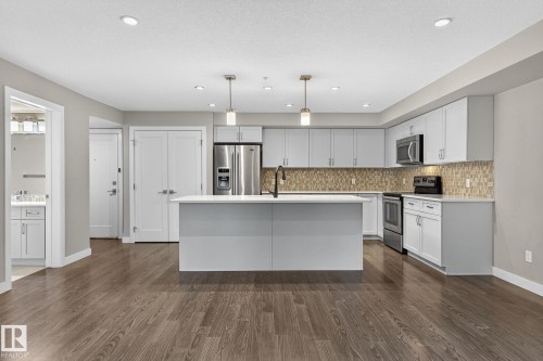 102 5029 Edgemont Boulevard, Edmonton, AB - Indoor Photo Showing Kitchen With Upgraded Kitchen