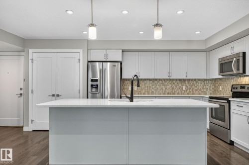 102 5029 Edgemont Boulevard, Edmonton, AB - Indoor Photo Showing Kitchen With Upgraded Kitchen