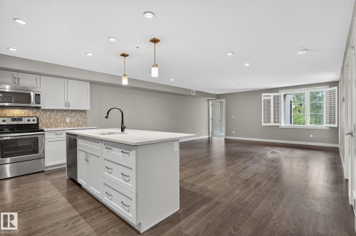 102 5029 Edgemont Boulevard, Edmonton, AB - Indoor Photo Showing Kitchen With Upgraded Kitchen