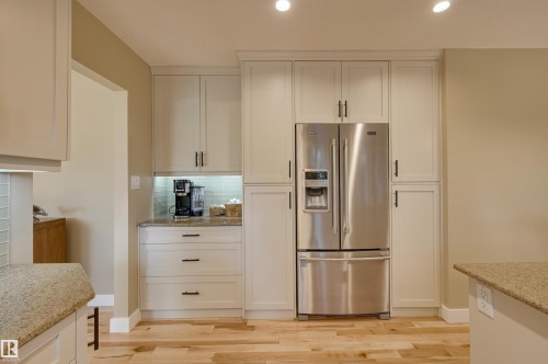 17623 53 Avenue, Edmonton, AB - Indoor Photo Showing Kitchen