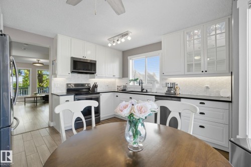 1438 Grant Way Nw, Edmonton, AB - Indoor