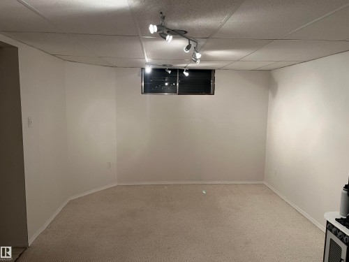 1438 Grant Way Nw, Edmonton, AB - Indoor