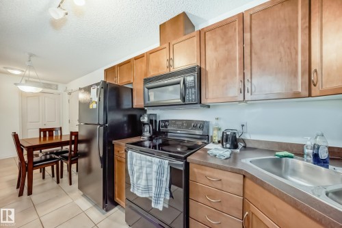 134 16311 95 Street, Edmonton, AB - Indoor Photo Showing Kitchen