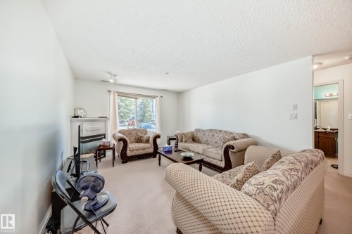 134 16311 95 Street, Edmonton, AB - Indoor Photo Showing Living Room