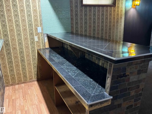 8028 134A Avenue Nw, Edmonton, AB - Indoor