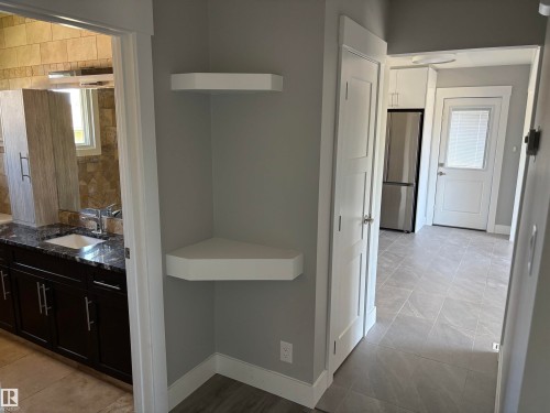 8028 134A Avenue Nw, Edmonton, AB - Indoor