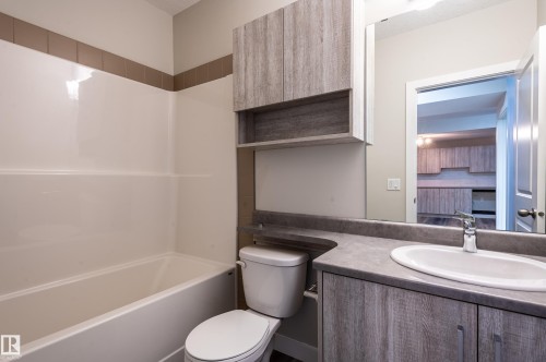 207 Griesbach Road, Edmonton, AB - Indoor Photo Showing Bathroom